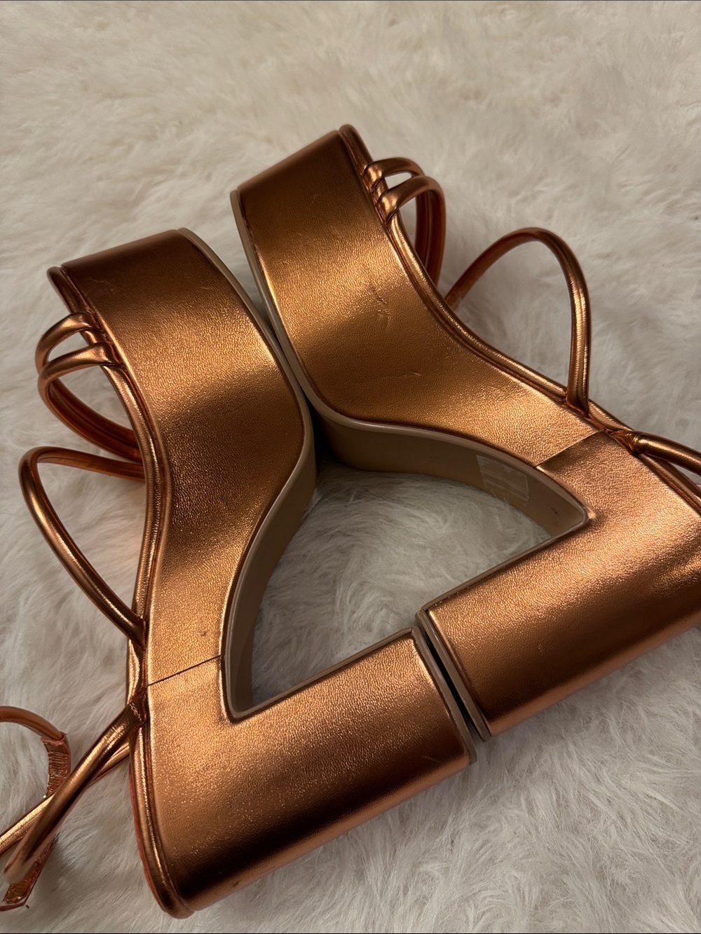 Jeffrey Campbell Metallic Copper Strappy Platform Sandals Size 8.5 pre-owned. - Picture 4 of 10